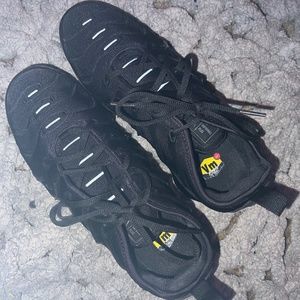 Air Vapor max plus Triple black